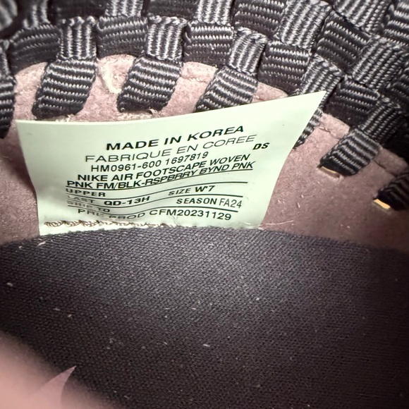 *LIKE NEW* Nike Air Footscape Woven 'Beyond Pink' Women's - Picture 2 of 6